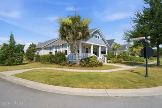 8701 Maple Ash Trail NE, Leland, NC 28451 — 4-bedroom home in Compass Pointe, Leland, NC, photo 4 of 47