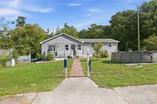 113 N Guthrie Lane, Newport, NC 28570 – photo 23: 2-web-or-mls-590A9956-edit