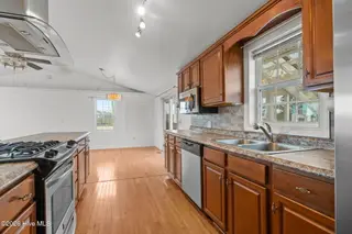 2917 Highway 70, Beaufort, NC 28516 – photo 13: 12-web-or-mls-1S3A8080