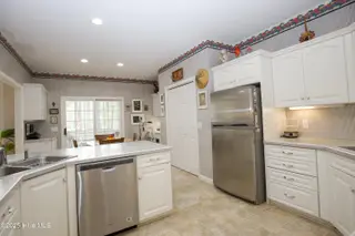 17 Cardinal Drive, Whispering Pines, NC 28327 – photo 12: Kitchen