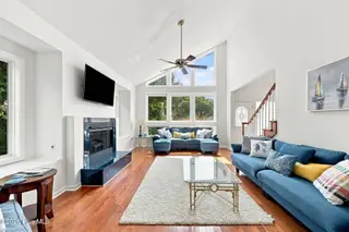 109 Oakleaf Drive, Pine Knoll Shores, NC 28512 – photo 13: Living
