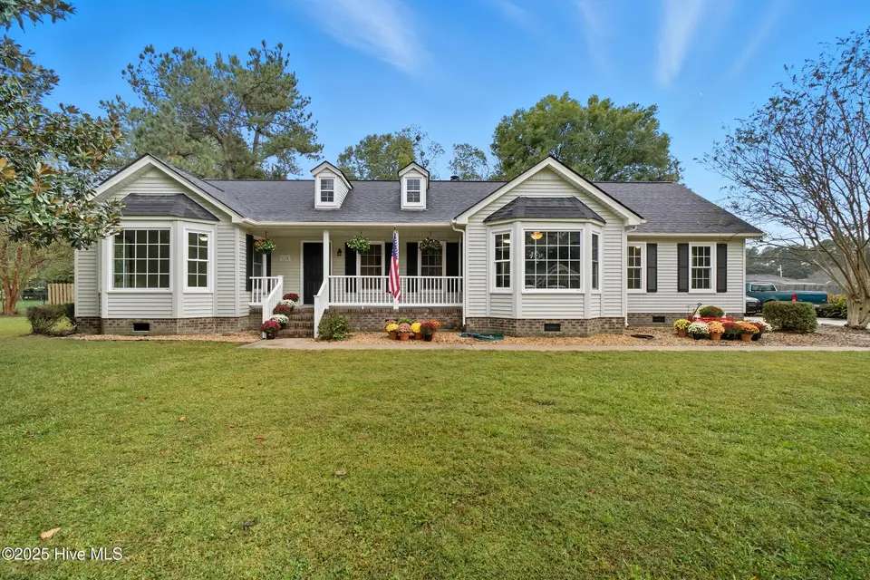 114 Hunters Trail W, Elizabeth City, NC 27909 – photo 1 of 1: Street View