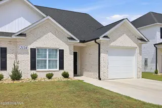 2124 Dartford Drive B, Greenville, NC 27834 – photo 3: 4-web-or-mls-IMG_0002 (1)