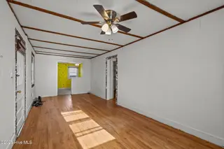 2205 Bay Street, Morehead City, NC 28557 – photo 14: Living