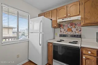 3624 Saint Johns Court B, Wilmington, NC 28403 — 2-bedroom condo in Park Place, Wilmington, NC, photo 9 of 59: 43-web-or-mls-DSC07041
