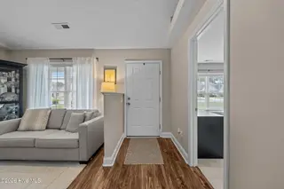 412 Neuchatel Road, New Bern, NC 28562 – photo 5: Living Area
