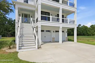 244 Colleton Square, Newport, NC 28570 – photo 2: 61-web-or-mls-IMG_1985