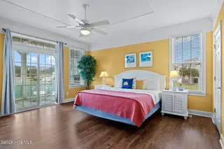 201 Shipwreck Lane, Emerald Isle, NC 28594 – photo 11: Master bedroom