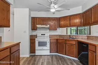 439 Candlewood Drive, Jacksonville, NC 28540 — 3-bedroom home in Riverwood Estates, Jacksonville, NC, photo 15 of 42