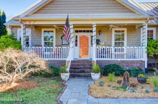 102 Plantation Drive, Swansboro, NC 28584 — 3-bedroom home in Plantation Est, Swansboro, NC, photo 4 of 71: DSC_1326And8more-Edit