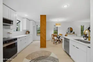 214 Shore Point Drive, Wilmington, NC 28411 — 3-bedroom home in Bayshore Estates, Wilmington, NC, photo 5 of 19: 214 Shore Point 3