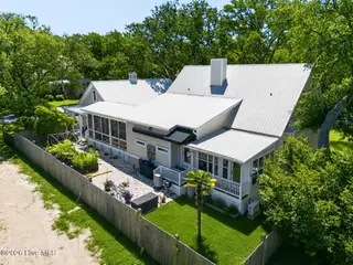 502 W Brown Street, Southport, NC 28461 – photo 2