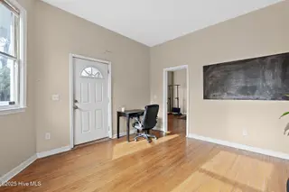 129 S 8th Street, Wilmington, NC 28401 — 6-bedroom home in Downtown, Wilmington, NC, photo 10 of 36: 8thS129-2LRDanBL33A0185-CR2