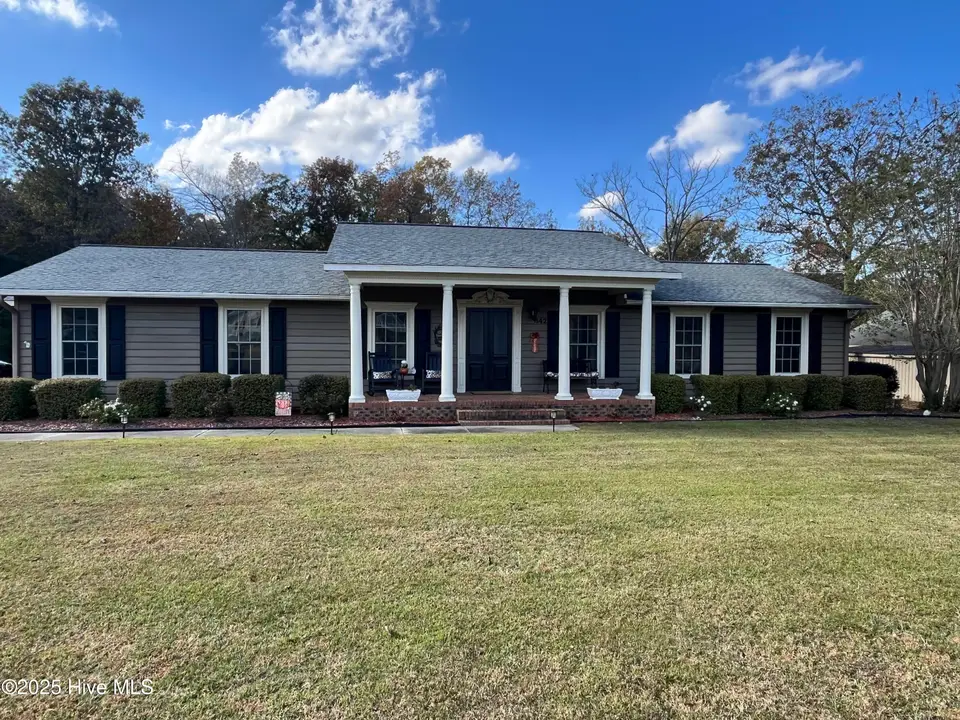 842 Love Mill Road, Whiteville, NC 28472 – photo 1 of 28: IMG_3384