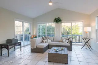 208 Eighth Street, New Bern, NC 28560 — 3-bedroom home in Trolley Run, New Bern, NC, photo 11 of 61: Trolley Run