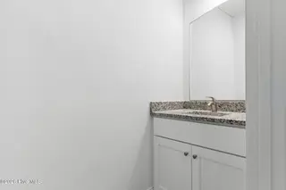 305 W Cypress Street, Elizabeth City, NC 27909 – photo 17: 17-web-or-mls-cypresslisting-42