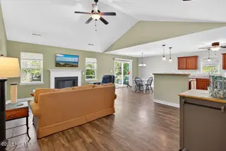 106 Sonia Drive, Hubert, NC 28539 — 4-bedroom home in Eastport, Hubert, NC, photo 5 of 30: IMG_6872