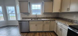 2018 Bluewater Boulevard, New Bern, NC 28562 – photo 13: 20250828_095202