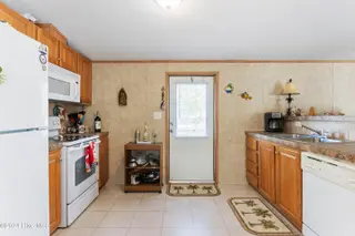 729 Magnolia Drive, Sunset Beach, NC 28468 – photo 8: mls-IMG_3443