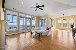 486 Sandy Point Drive, Beaufort, NC 28516 – photo 5: 43-web-or-mls-IMG_3084