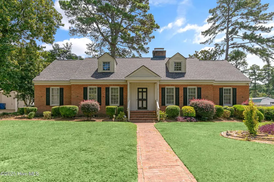 911 Parkside Drive NW, Wilson, NC 27896 – photo 1 of 43: 3-web-or-mls-911-parkside-dr-nw-wilson-n