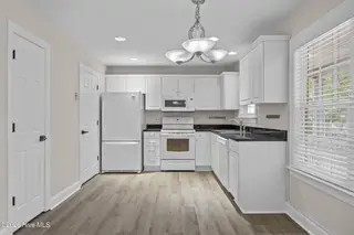2336 Frink Lake Drive, Southport, NC 28461 – photo 10: 12_kitchen