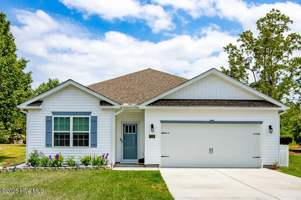 1216 Caracara Drive, New Bern, NC 28560 – photo 1 of 32: 1216 Caracara Drive, New Bern, NC 28560