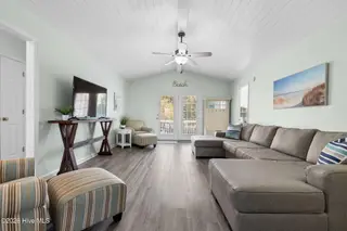 117 NE 52nd Street, Oak Island, NC 28465 – photo 8: 6-web-or-mls-cammediallc.com (38 of 54)