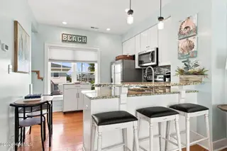 107 W Bogue Boulevard 3, Atlantic Beach, NC 28512 – photo 8: 27-web-or-mls-IMG_9603