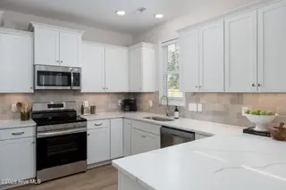 2 E Kiln Way, Hampstead, NC 28443 — 3-bedroom home in Sawyers Run, Hampstead, NC, photo 6 of 30