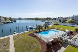 118 Lake Avenue 303, Morehead City, NC 28557 – photo 4: 65-web-or-mls-1S3A7540