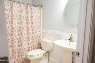 803 Mandarin Trail, Jacksonville, NC 28540 — 3-bedroom home in Mallard Creek, Jacksonville, NC, photo 18 of 36: Hall bath