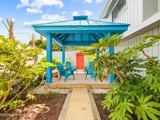 2604 S Shore Drive, Surf City, NC 28445 – photo 10: Courtyard