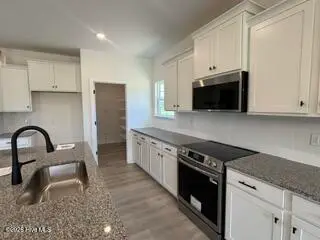 284 Eastwood Drive, Wallace, NC 28466 – photo 16: Kitchen