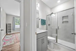 439 Sugar Cove, Wilmington, NC 28411 — 5-bedroom home in Scotts Hill Village, Wilmington, NC, photo 20 of 63: 21_bathroom