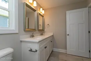 519 N Sycamore Street, Aberdeen, NC 28315 – photo 21: bathroom2-1