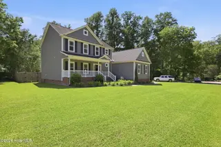 101 Balboa Court, New Bern, NC 28560 – photo 3: 3-web-or-mls-0C0A6751