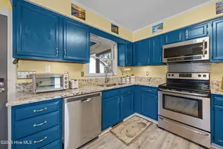 214 NE 50th Street, Oak Island, NC 28465 – photo 20: 21-web-or-mls-IMG_5516