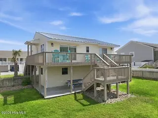 102 W Dobbs Street, Atlantic Beach, NC 28512 – photo 4: Dobbs 79