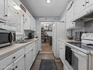 621 Shadowridge Road, Jacksonville, NC 28546 – photo 15: 16-web-or-mls-621 Shadowridge Rd 27