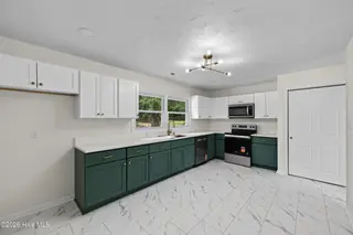 300 Walnut Drive, Jacksonville, NC 28540 – photo 11