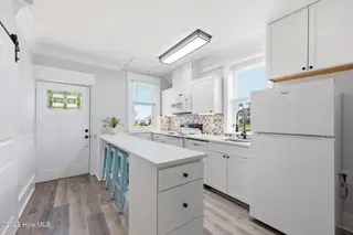 501 N 11th Street, Morehead City, NC 28557 – photo 4: Kitchen