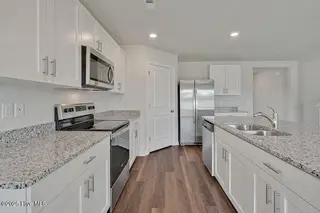 1221 Inner Banks Lane 464, Jacksonville, NC 28546 – photo 12: Similar to