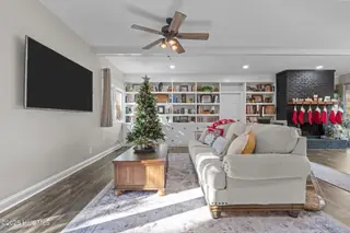 31 Cardinal Drive, Whispering Pines, NC 28327 – photo 14: Living Room