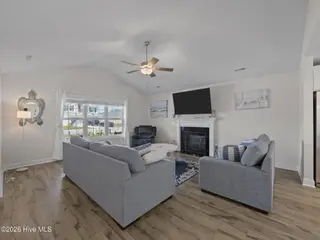471 Pebble Shore Drive, Sneads Ferry, NC 28460 – photo 4: 4-web-or-mls-471 Pebble Shore Dr. 3