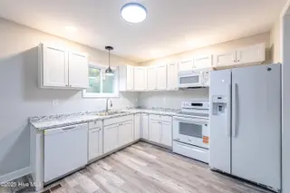 622 Walnut Drive, Jacksonville, NC 28540 – photo 14: Kitchen