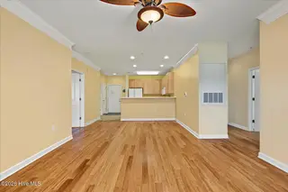 250 Woodlands Way Unit 14, Calabash, NC 28467 — 3-bedroom condo in Woodlands @ Crow Creek, Calabash, NC, photo 17 of 49: Living Room