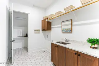 275 Hollycrest Drive, Pinehurst, NC 28374 — 5-bedroom home in Hollycrest, Pinehurst, NC, photo 19 of 42: Laundry room