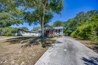 1004 E Oak Island Drive, Oak Island, NC 28465 – photo 4: 004_img_1116_190