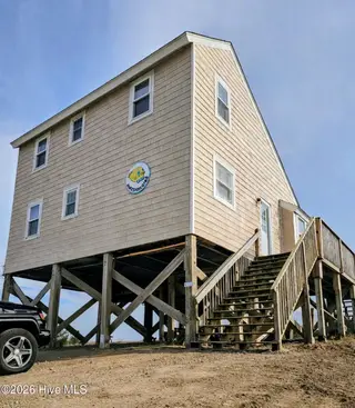 194 Topsail Road, North Topsail Beach, NC 28460 – photo 6: 7a3d3162-80fe-4cd5-b138-1a416fba4f0b